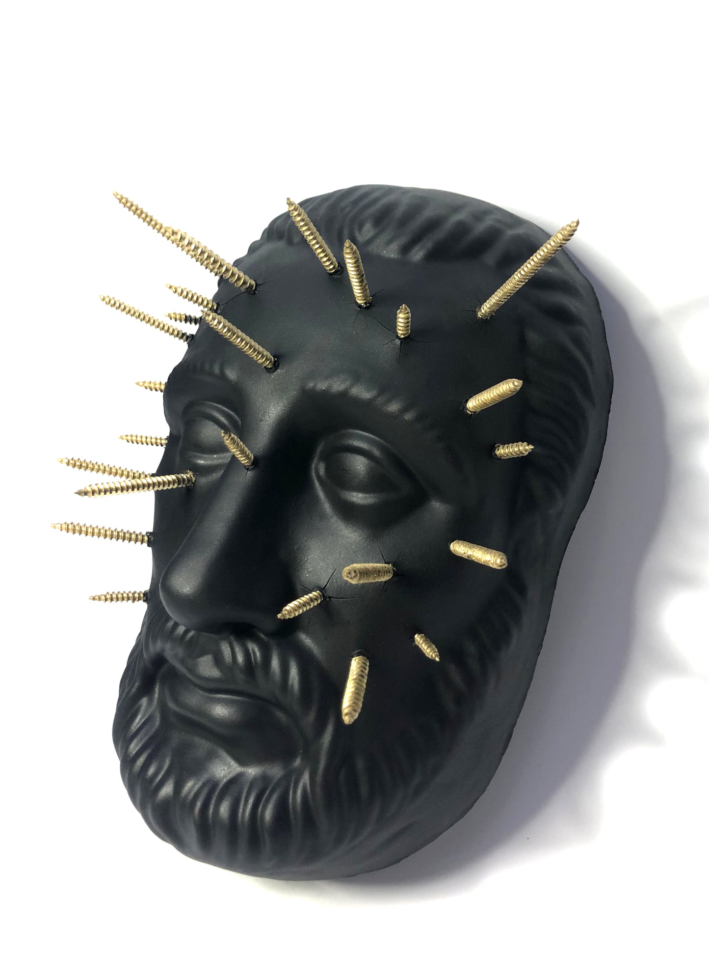 SPIKES_MASK_GOLD_BLACK_FACE_ARTWORK
