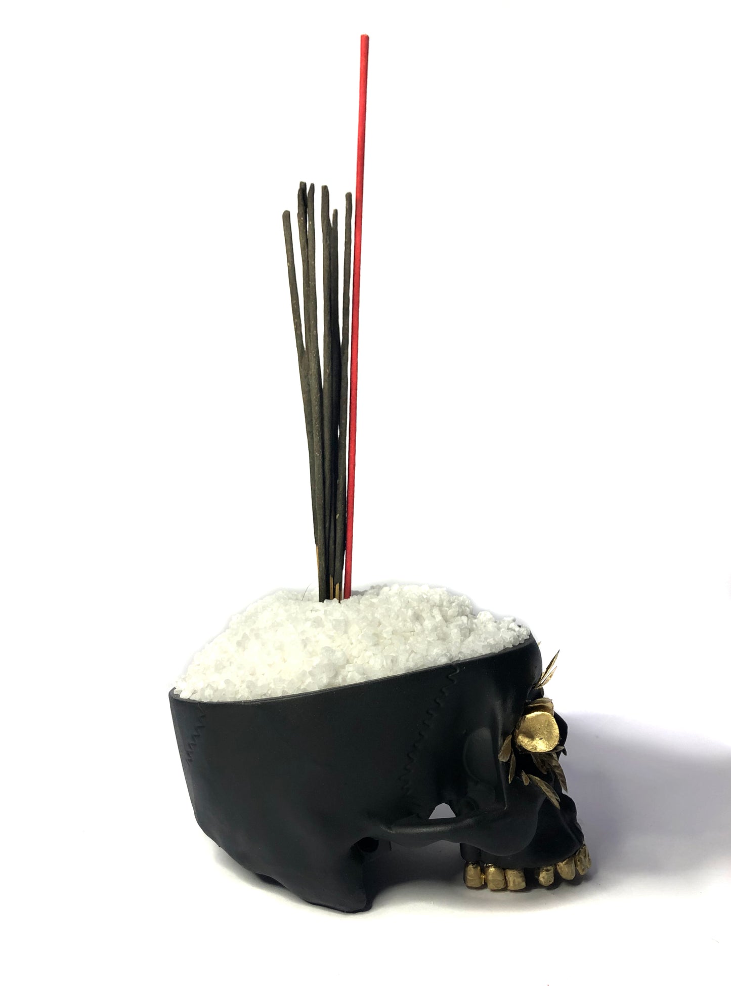 SKULL_INCENSE_BURNER_BLACK_GOLD_ARTWORK_FACE