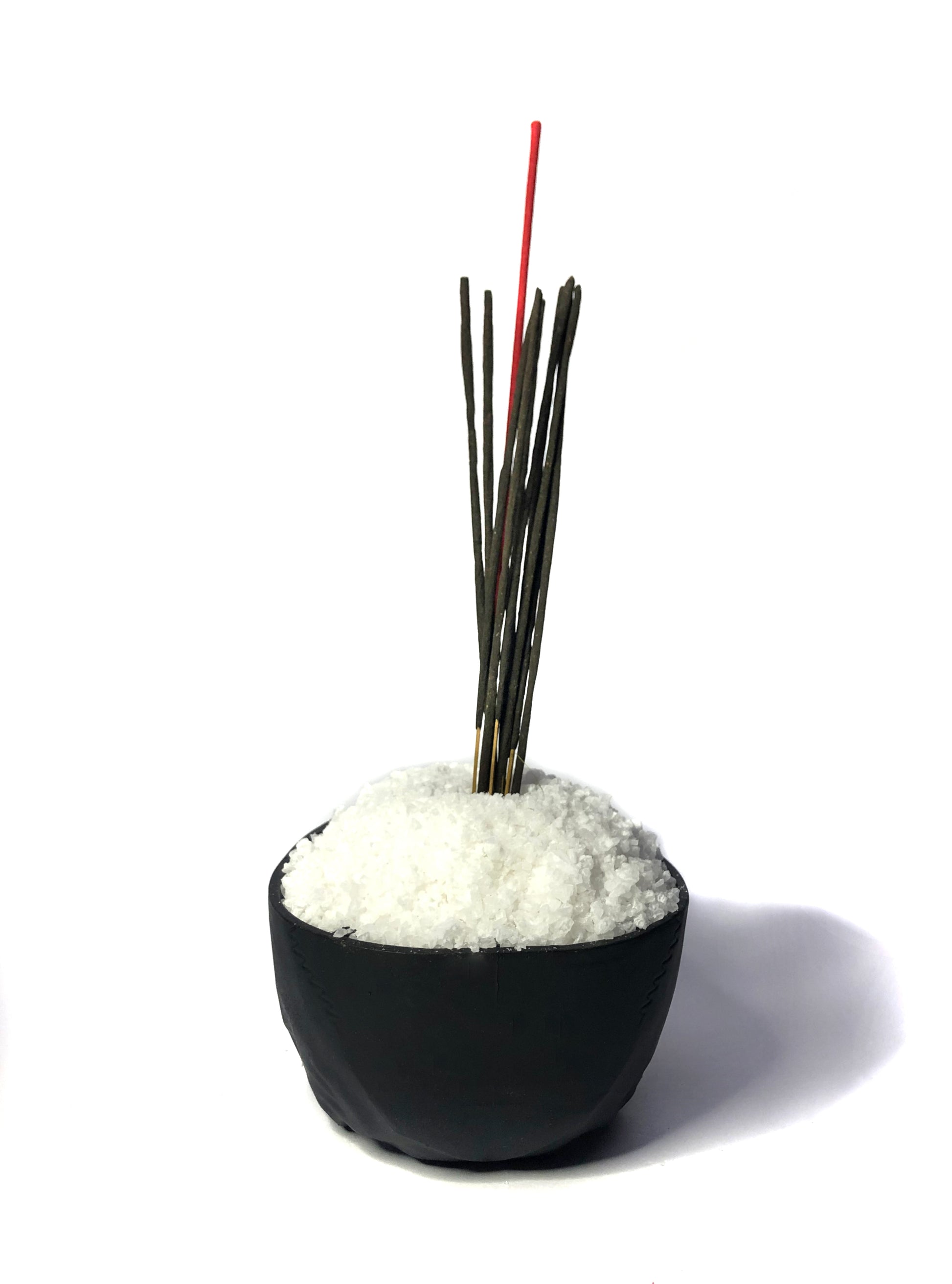 SKULL_INCENSE_BURNER_BLACK_GOLD_ARTWORK_FACE