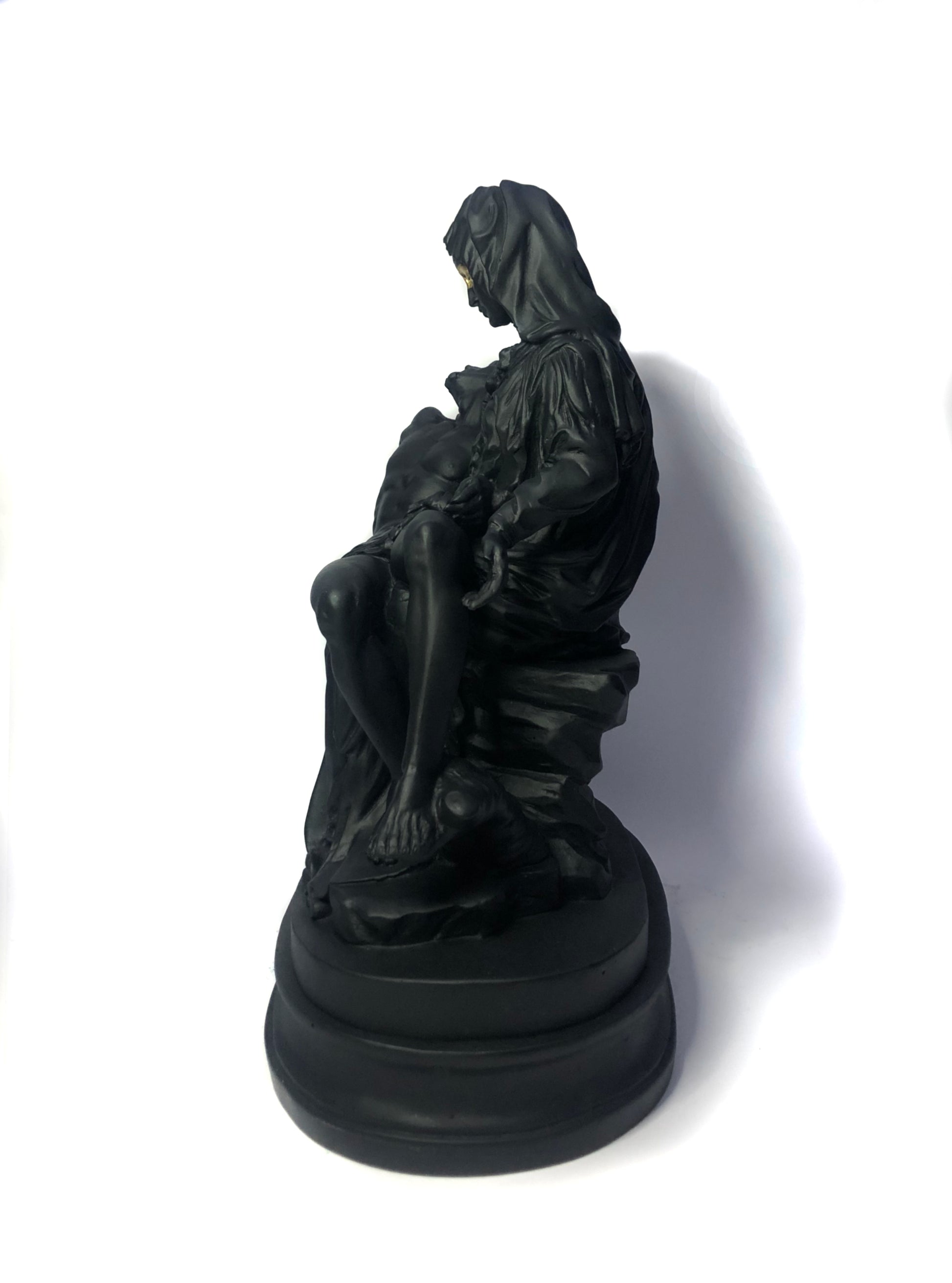 LA_PIETA_STATUE_JESUS_MARY_GOLD_ART_FACE